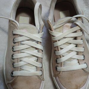 woman Pink ranig shoes 👟